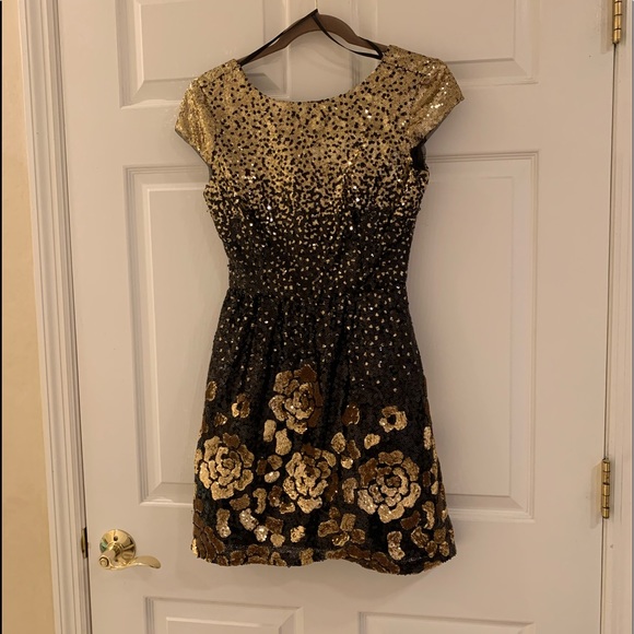 Windsor Dresses & Skirts - Gold & Black Sequin Dress
